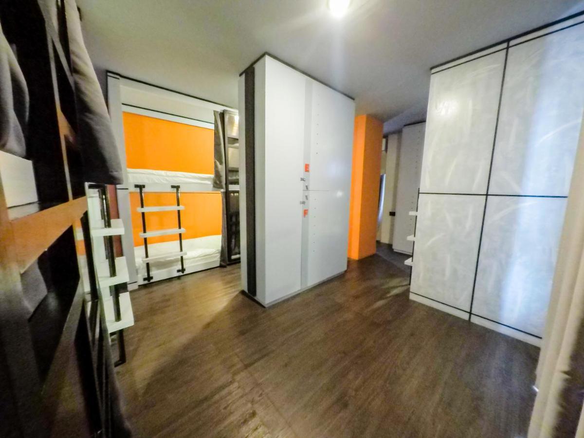Abraham Manila - Located In Central Makati (Adults Only) Makati City Ngoại thất bức ảnh