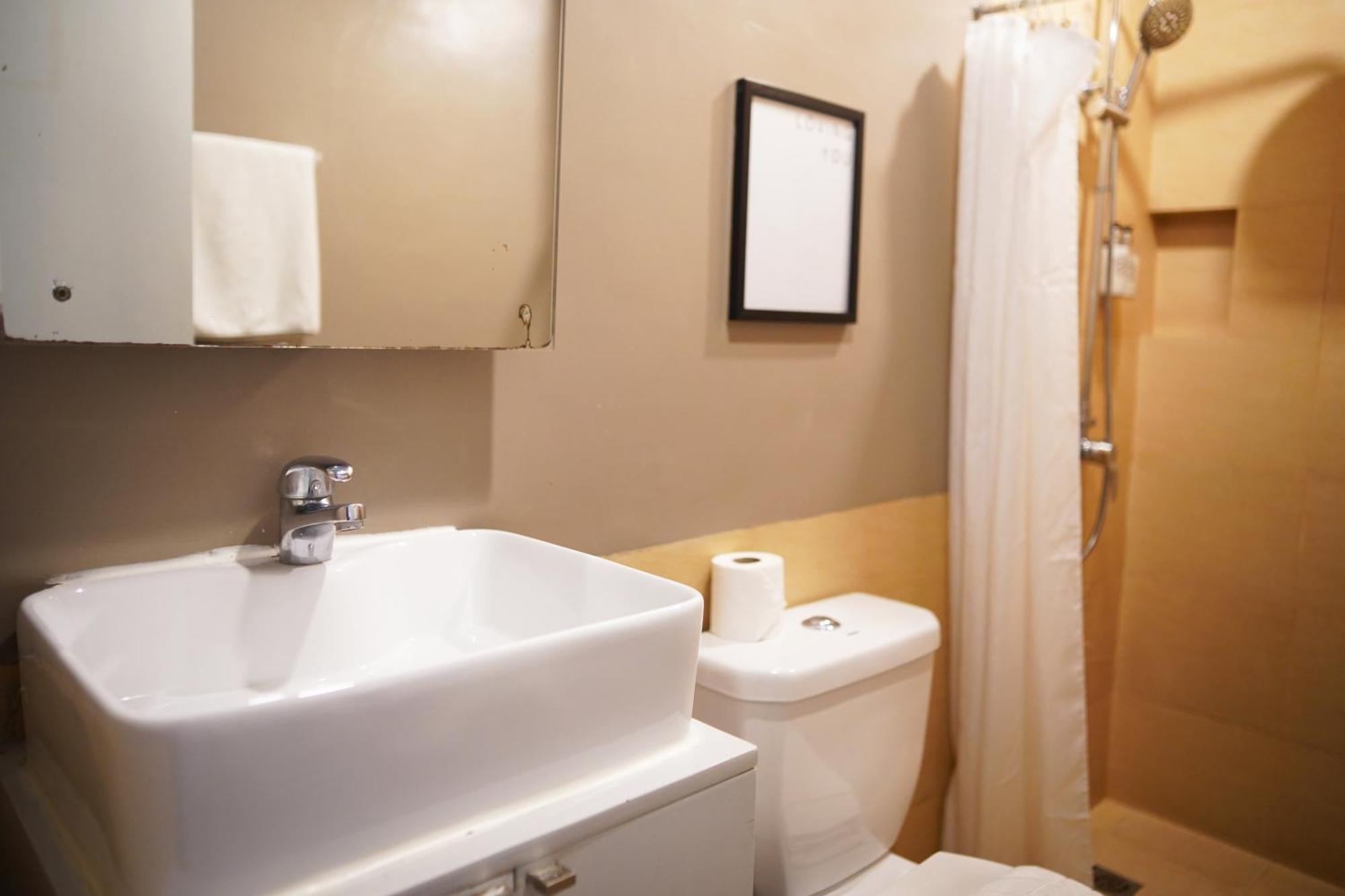Abraham Manila - Located In Central Makati (Adults Only) Makati City Phòng bức ảnh